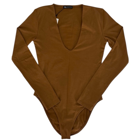 NWT Zara V-neck Bodysuit Brown Tan M Long Sleeve Deep V Neutral Basic Normcore - Picture 2 of 8